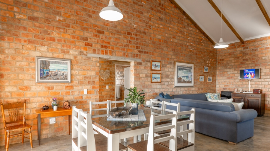 2 Bedroom Property for Sale in Struisbaai Western Cape